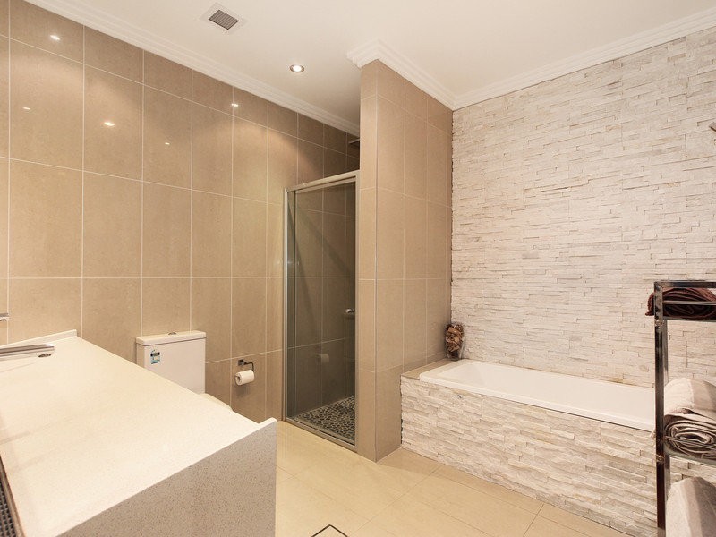 2 LAMSON PLACE, Greenacre NSW 2190