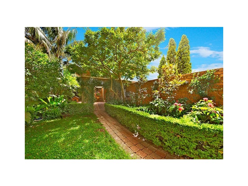 63 Edgecliff Road, Woollahra NSW 2025