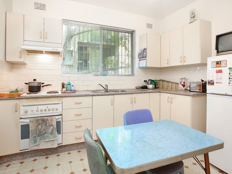 2/11 Arthur Street, Marrickville NSW 2204