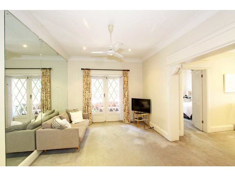 4/2 Gladswood Gardens, Double Bay NSW 2028