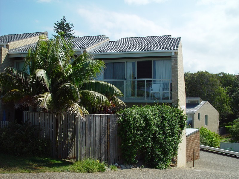 34/2-4 Beach Street, Curl Curl NSW 2096