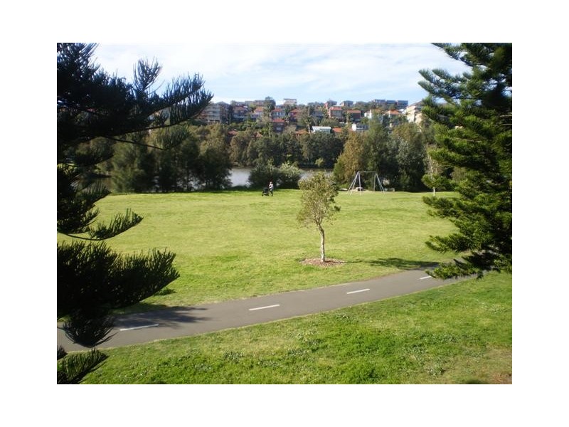 2/13 Eurobin Avenue, Manly NSW 2095