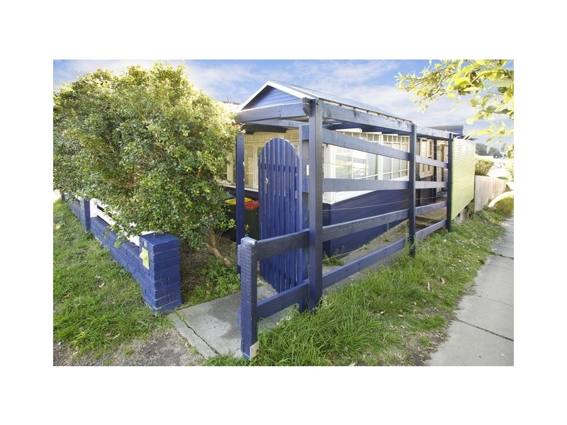 17 Wyndora Avenue, Freshwater NSW 2096