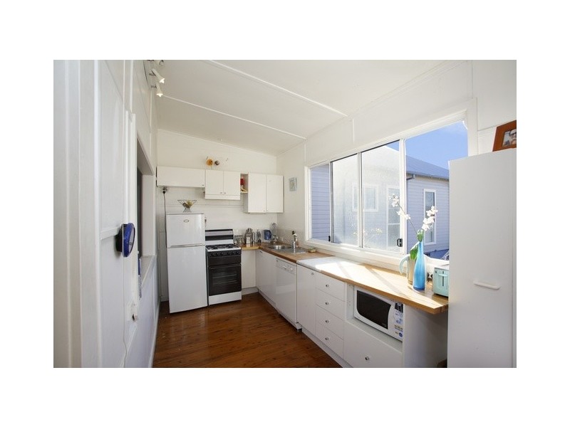 17 Wyndora Avenue, Freshwater NSW 2096