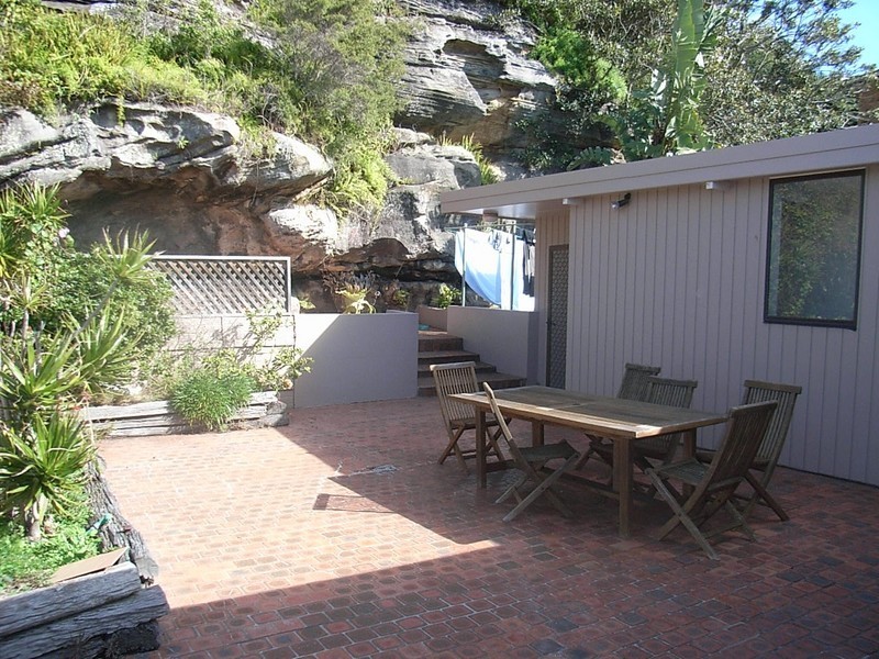 63 Undercliff Road, Freshwater NSW 2096