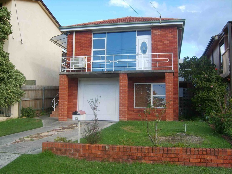 12 Curl Curl Parade, Curl Curl NSW 2096