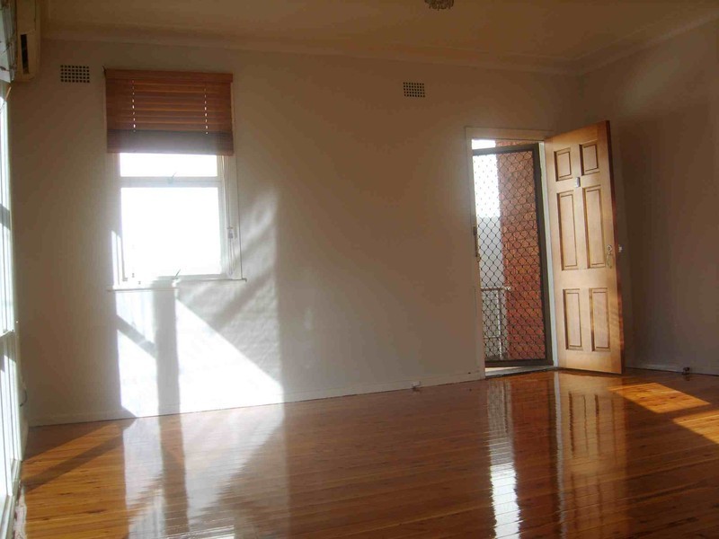 12 Curl Curl Parade, Curl Curl NSW 2096