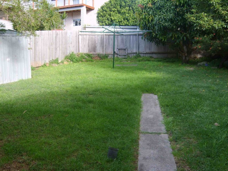 12 Curl Curl Parade, Curl Curl NSW 2096