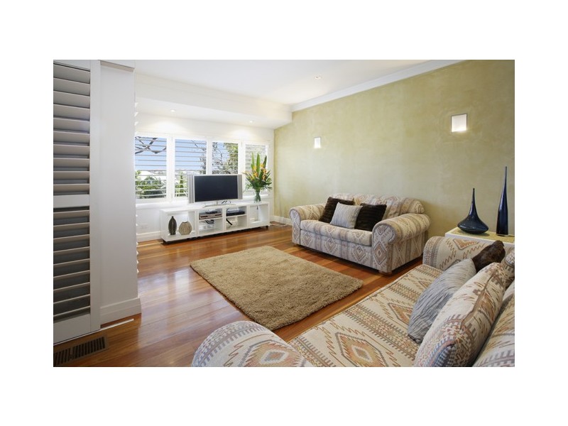 7 Undercliff Road, Freshwater NSW 2096