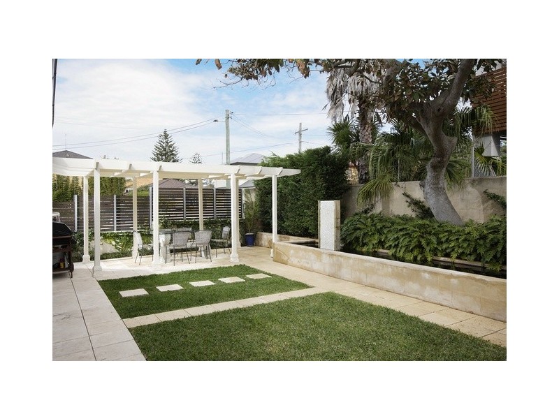 5 Kooloora Avenue, Freshwater NSW 2096