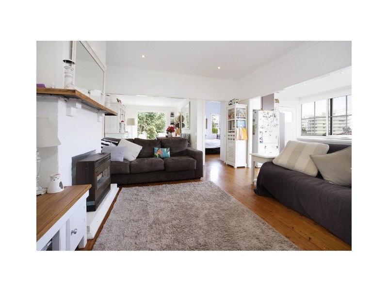 12 The Drive, Freshwater NSW 2096