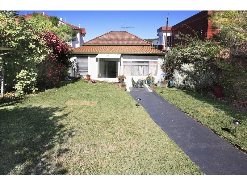 25 Fairlight Crescent, Fairlight NSW 2094