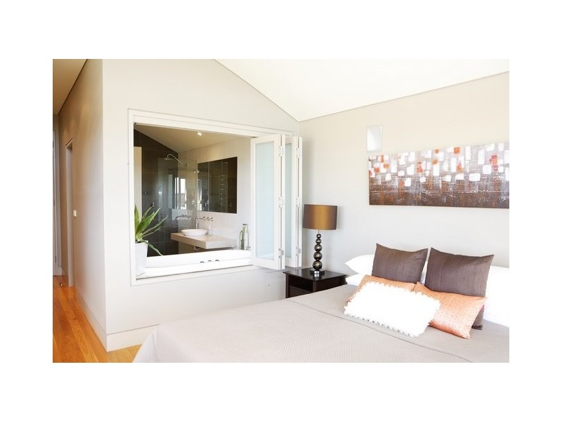 27  Undercliff Road, Freshwater NSW 2096