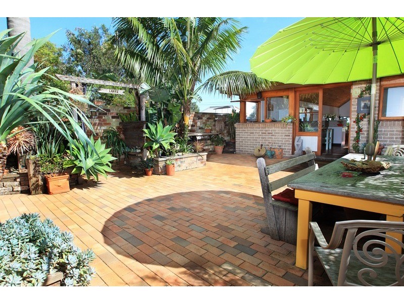 3 Undercliff Road, Freshwater NSW 2096