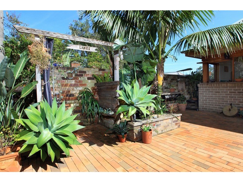 3 Undercliff Road, Freshwater NSW 2096