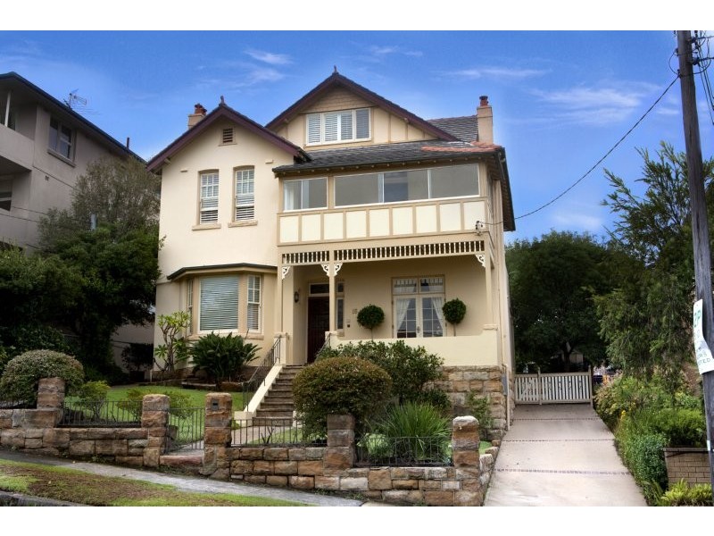 16 Woods Parade, Fairlight NSW 2094