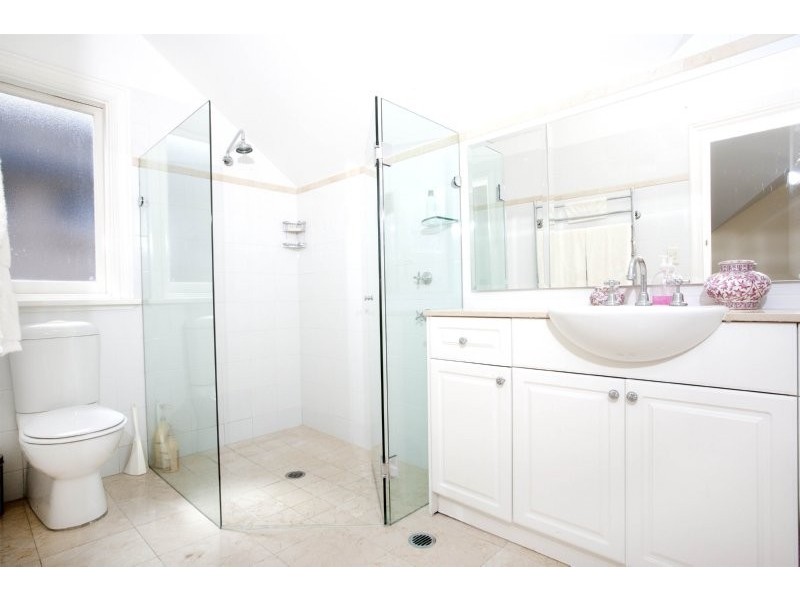 16 Woods Parade, Fairlight NSW 2094