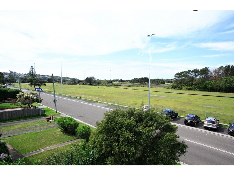 60 Abbott Road, North Curl Curl NSW 2099