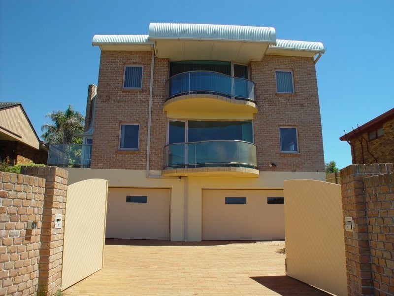 1/77 Carrington Parade, Curl Curl NSW 2096