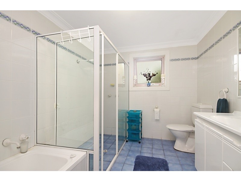 1/77 Carrington Parade, Curl Curl NSW 2096