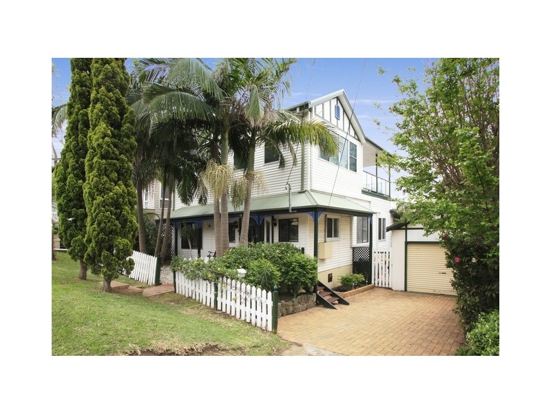 12 Undercliff Road, Freshwater NSW 2096