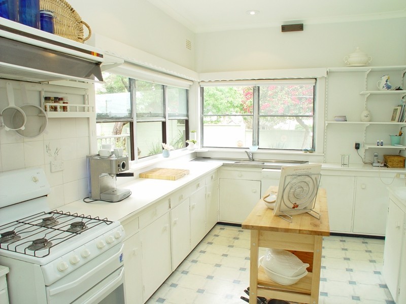 24 Delaigh Avenue, North Curl Curl NSW 2099