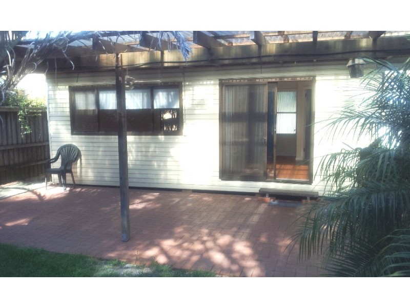 8 Reid Avenue, North Curl Curl NSW 2099