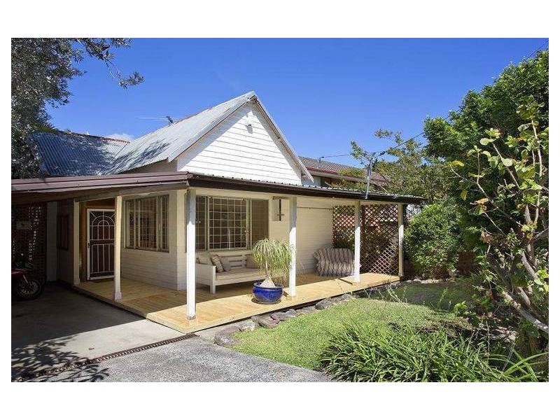 9 Ocean View Road, Freshwater NSW 2096