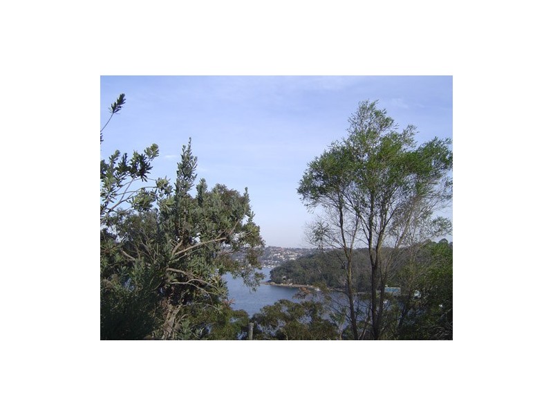 13 Cheyne Walk, Castlecrag NSW 2068