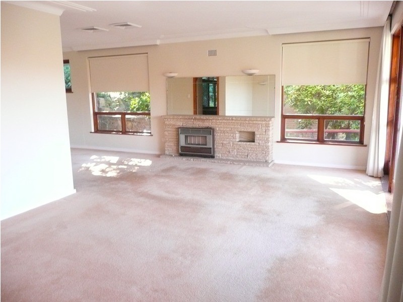 13 Cheyne Walk, Castlecrag NSW 2068