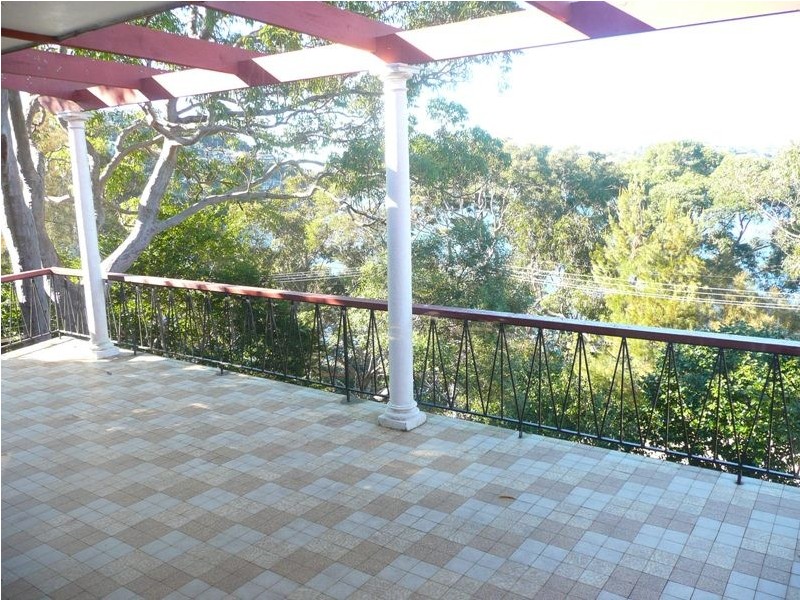 13 Cheyne Walk, Castlecrag NSW 2068