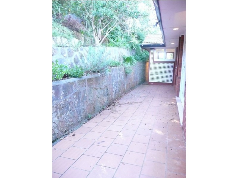 13 Cheyne Walk, Castlecrag NSW 2068