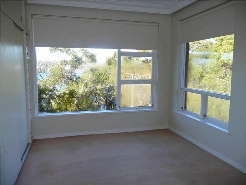 13 Cheyne Walk, Castlecrag NSW 2068