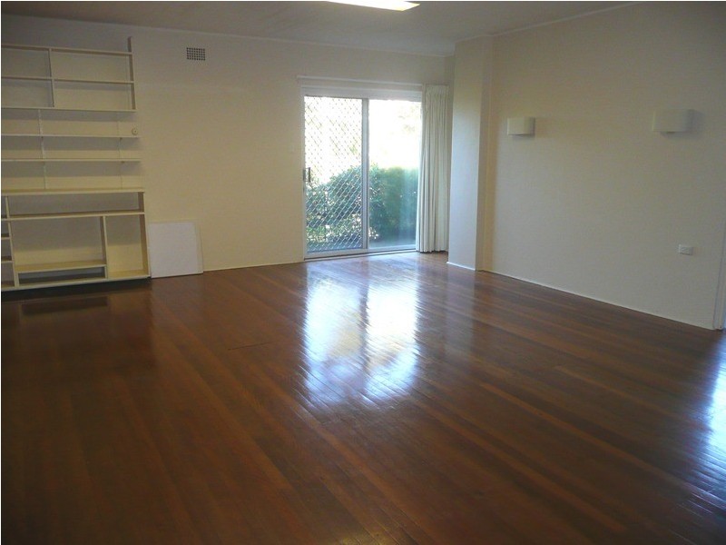 13 Cheyne Walk, Castlecrag NSW 2068