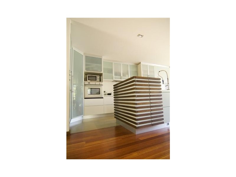 6 Sugarloaf Crescent, Castlecrag NSW 2068