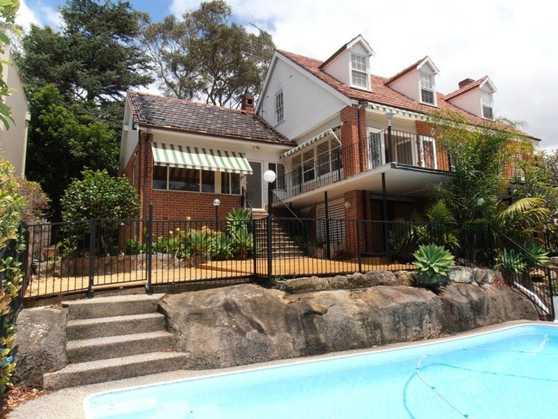 313 Eastern Valley Way, Middle Cove NSW 2068
