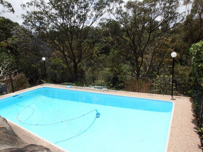 313 Eastern Valley Way, Middle Cove NSW 2068