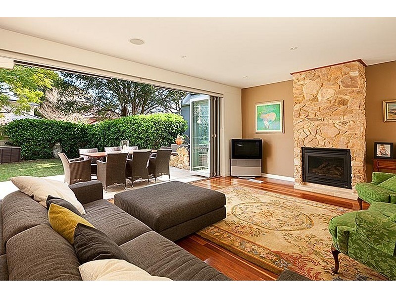 4 Charles Street, Castlecrag NSW 2068