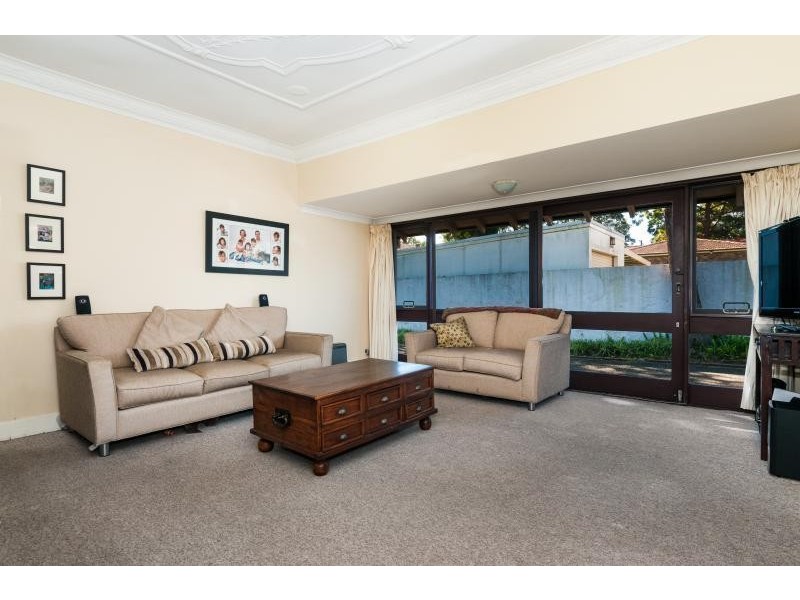 2 Windsor Road, Willoughby NSW 2068