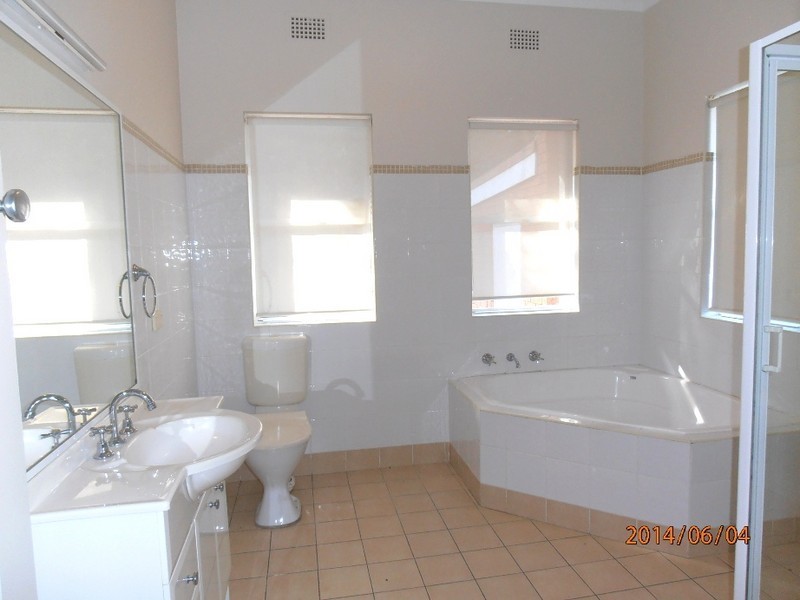 21 Sugarloaf Crescent, Castlecrag NSW 2068