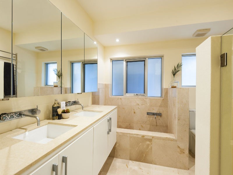 34A  The Bulwark, Castlecrag NSW 2068