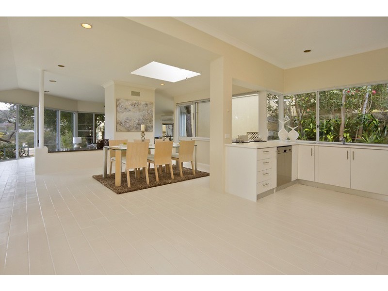 8 Rockley Street, Castlecrag NSW 2068