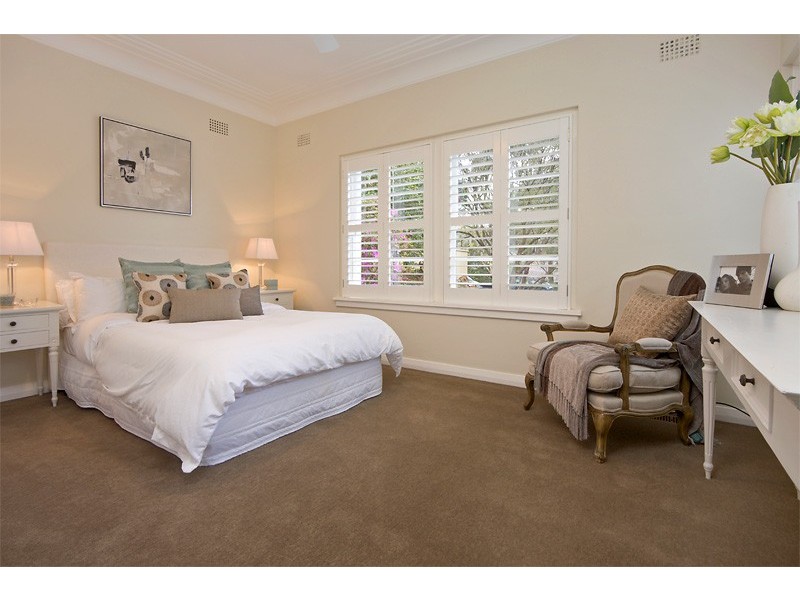 8 Rockley Street, Castlecrag NSW 2068