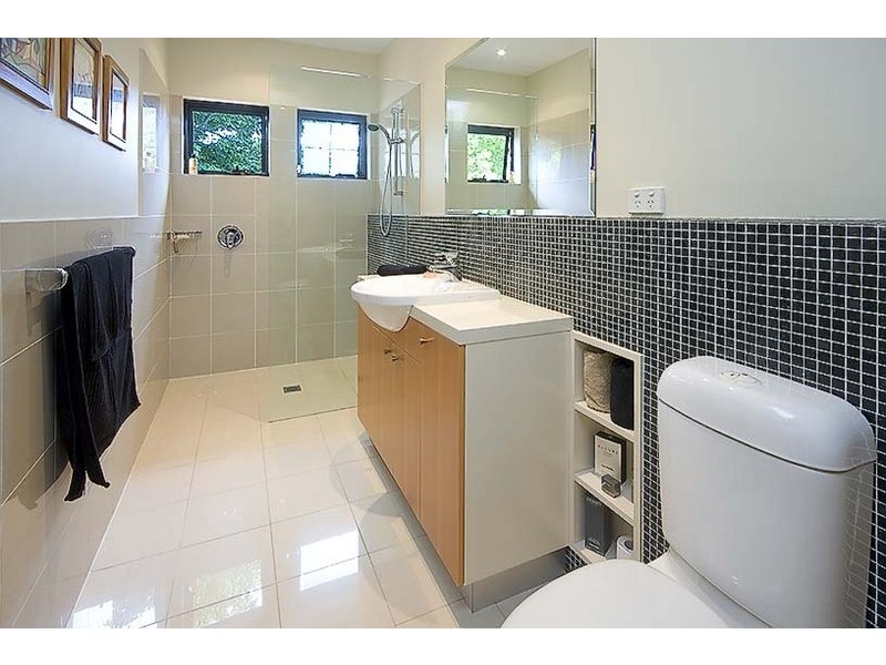 17 Rutland Avenue, Castlecrag NSW 2068