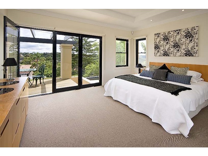 17 Rutland Avenue, Castlecrag NSW 2068