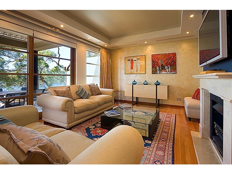 1 The Tor Walk, Castlecrag NSW 2068