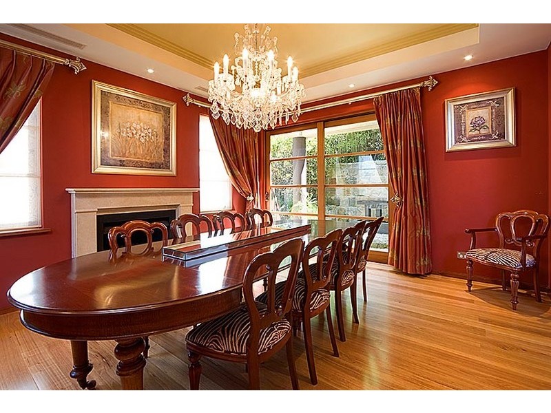 1 The Tor Walk, Castlecrag NSW 2068