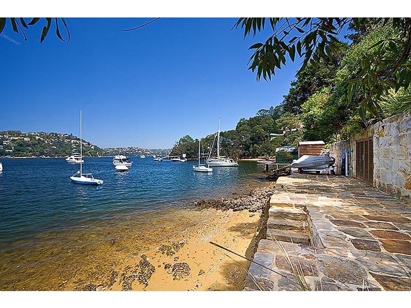 1 The Tor Walk, Castlecrag NSW 2068