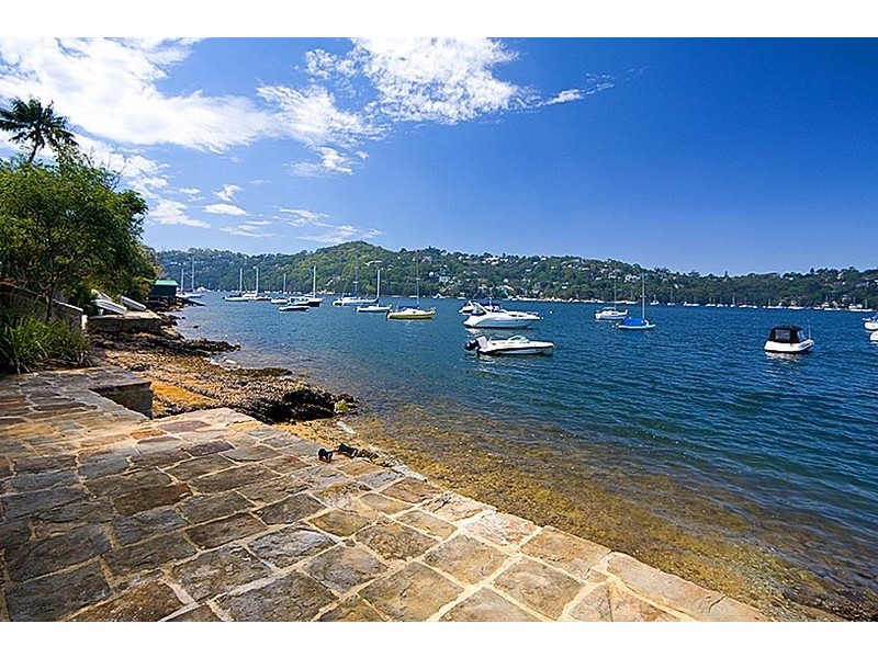 1 The Tor Walk, Castlecrag NSW 2068