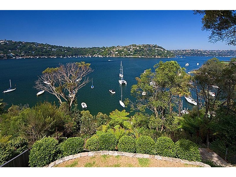 1 The Tor Walk, Castlecrag NSW 2068